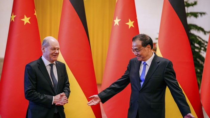 LIVE: Pressekonferenz mit Bundeskanzler Olaf Scholz und Ministerpräsident Li Keqiang