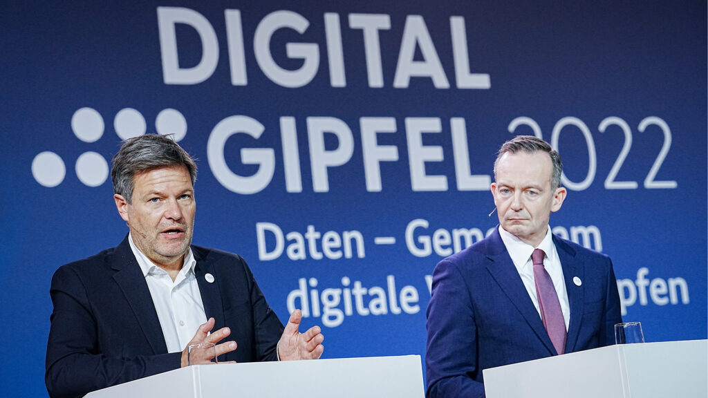 Digitalgipfel LIVE: Pressekonferenz mit Wirtschaftsminister Habeck und Digitalminister Wissing