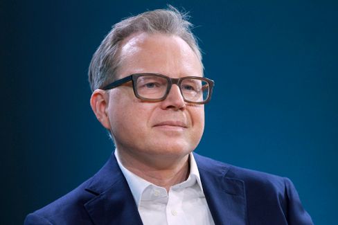 Strategie der AfD: »Die Botschaft ist: Ihr verliert, weil die anderen gewinnen« – Andreas Reckwitz im Interview Strategie der AfD: »Die Botschaft ist: Ihr verliert, weil die anderen gewinnen« – Andreas Reckwitz im Interview