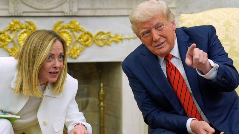 Besuch bei Donald Trump: Donald Trump belohnt Giorgia Meloni mit ganz viel Lob