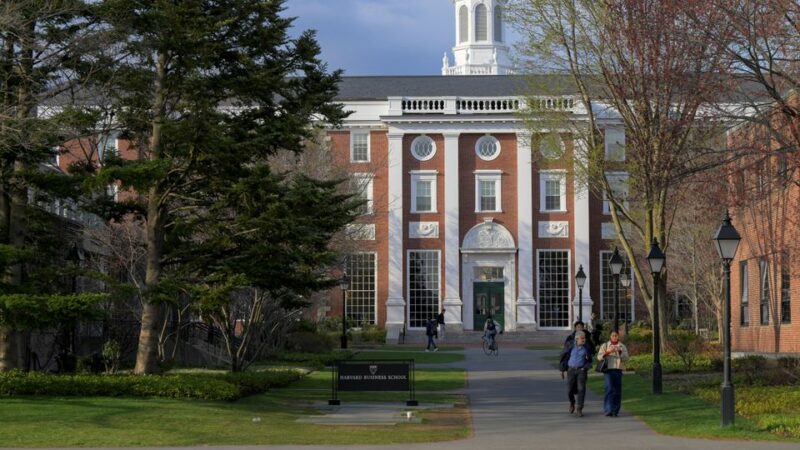 Donald Trump gegen Harvard: Universiät zieht gegen US-Regierung vor Gericht