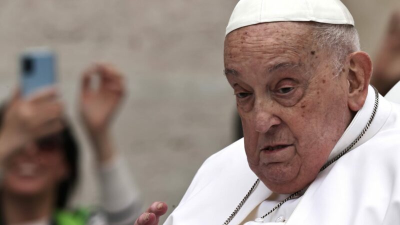 Papst Franziskus News: Todesursache soll ein Schlaganfall gewesen sein