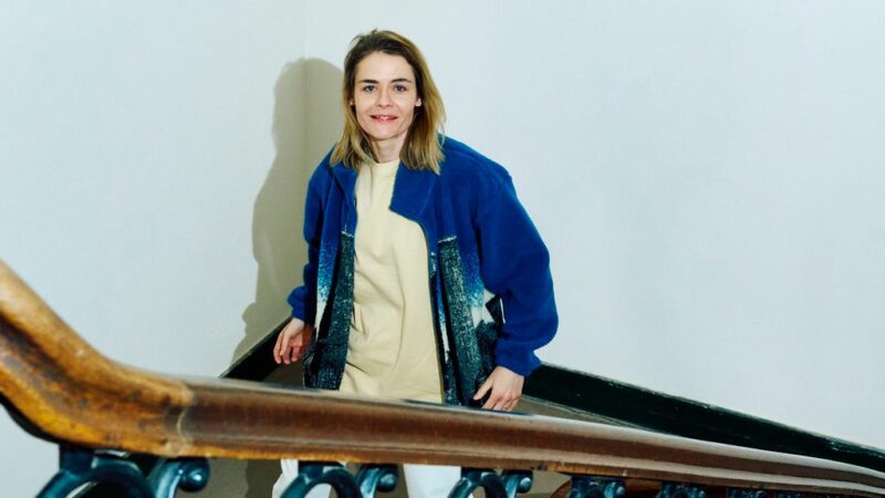 Hazel Brugger: Interview mit der Comedienne über Politik beim ESC und verhasste Kinder-Playdates