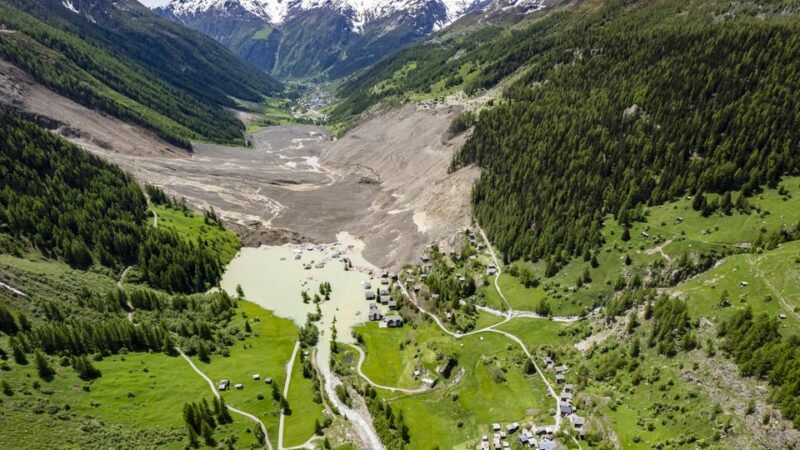 Schweizer Wallis: Militär im Einsatz nach Gletscherabsturz und Flutwarnung