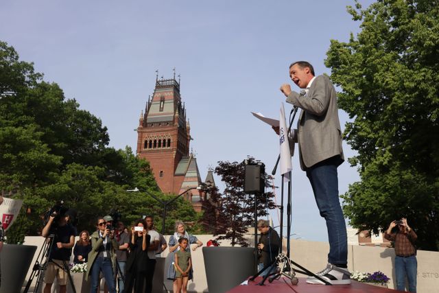 Harvard gegen Donald Trump: »Amerika kann sich nicht leisten, dass Harvard fällt« – Interview mit Protest-Initiator Ryan Enos