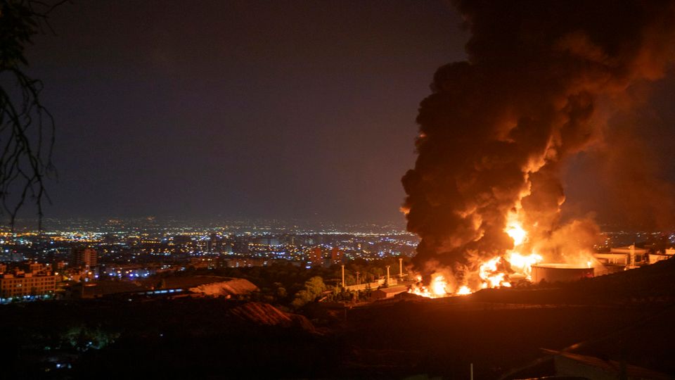 Israel vs. Iran: »Bei einem Kriegseintritt der USA hätte das Regime ganz schlechte Karten« Israel vs. Iran: »Bei einem Kriegseintritt der USA hätte das Regime ganz schlechte Karten«