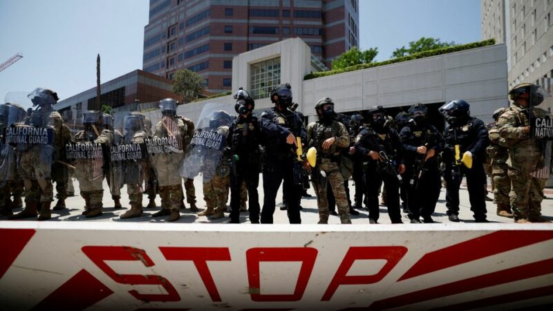 Los Angeles: Sicherheitskräfte gehen gegen Demonstranten vor