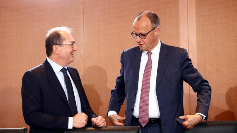 Zurückweisungen an der Grenze: Das bedeutet das Urteil für Friedrich Merz und Alexander Dobrindt