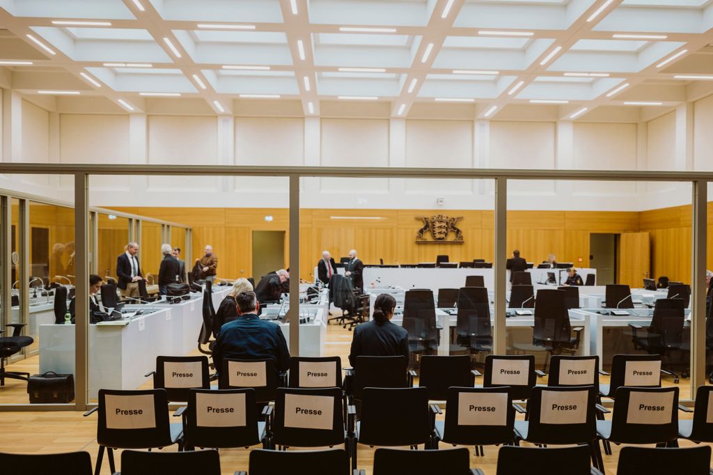 Reichsbürger-Prozess um Prinz Reuß in Stuttgart: Die Banalität des Blöden Reichsbürger-Prozess um Prinz Reuß in Stuttgart: Die Banalität des Blöden