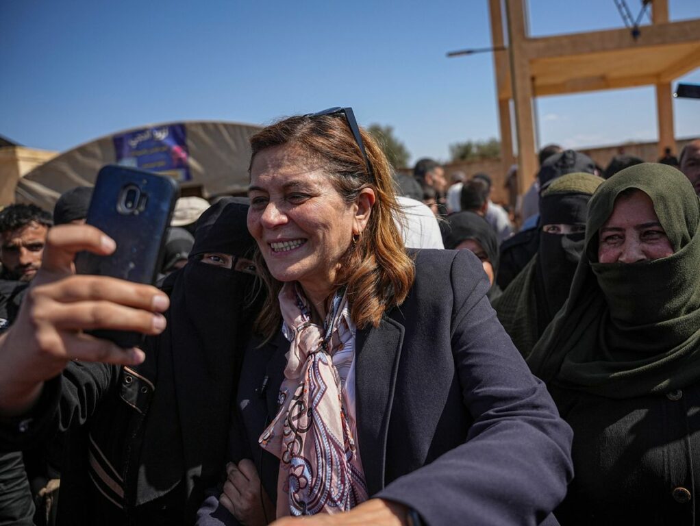 Syrien: Hind Kabawat über die Zukunft ihres Landes, Frauenrechte und Islamisten Syrien: Hind Kabawat über die Zukunft ihres Landes, Frauenrechte und Islamisten