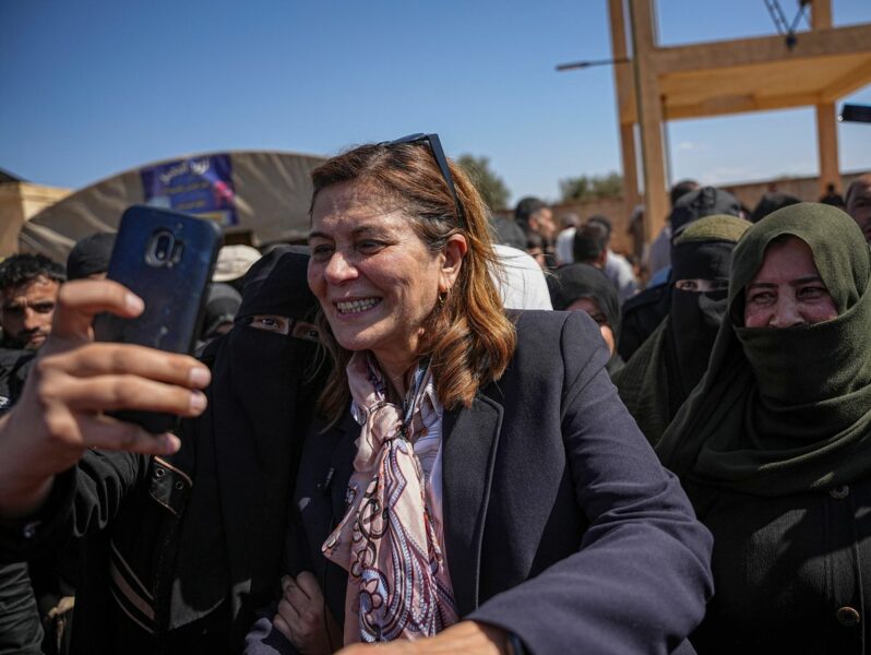 Syrien: Hind Kabawat über die Zukunft ihres Landes, Frauenrechte und Islamisten